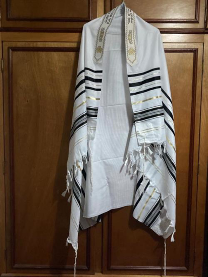 Picture of TALLIT (PRAYER SHAWL) LARGE BLACK AND GOLD